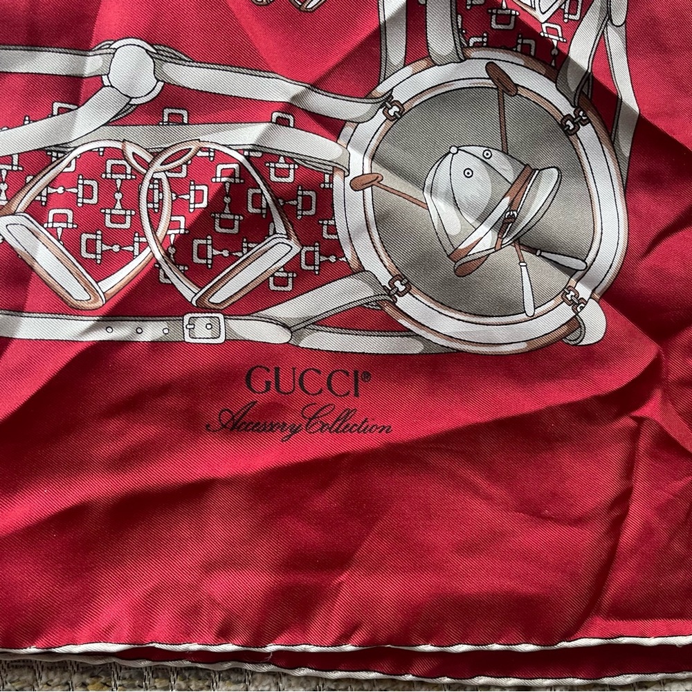 Gucci Silk Vintage Scarf - Picture 4 of 13
